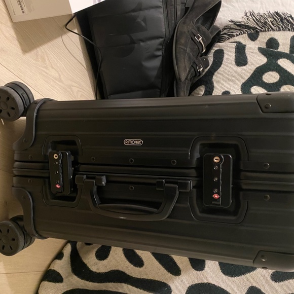 Supreme Rimowa 45L (Considering trades) - Picture 5 of 5